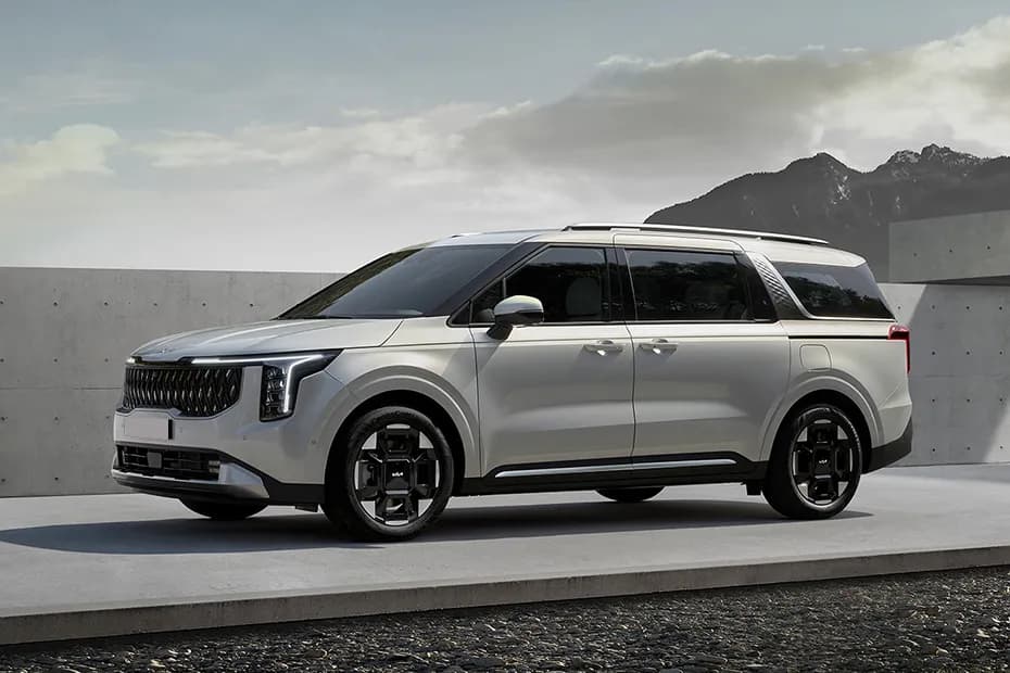 Motomall New Kia Carnival Set to Launch in India as a Full Import