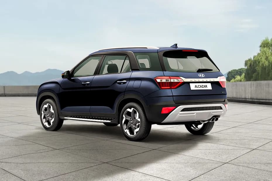 Motomall Hyundai Alcazar Discounts of Up to ₹90,000 Ahead of Facelift: What It Means for Buyers