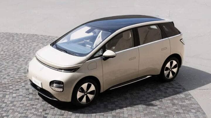 Motomall Unveiling the MG Windsor EV: A Deep Dive into the Interior and Features